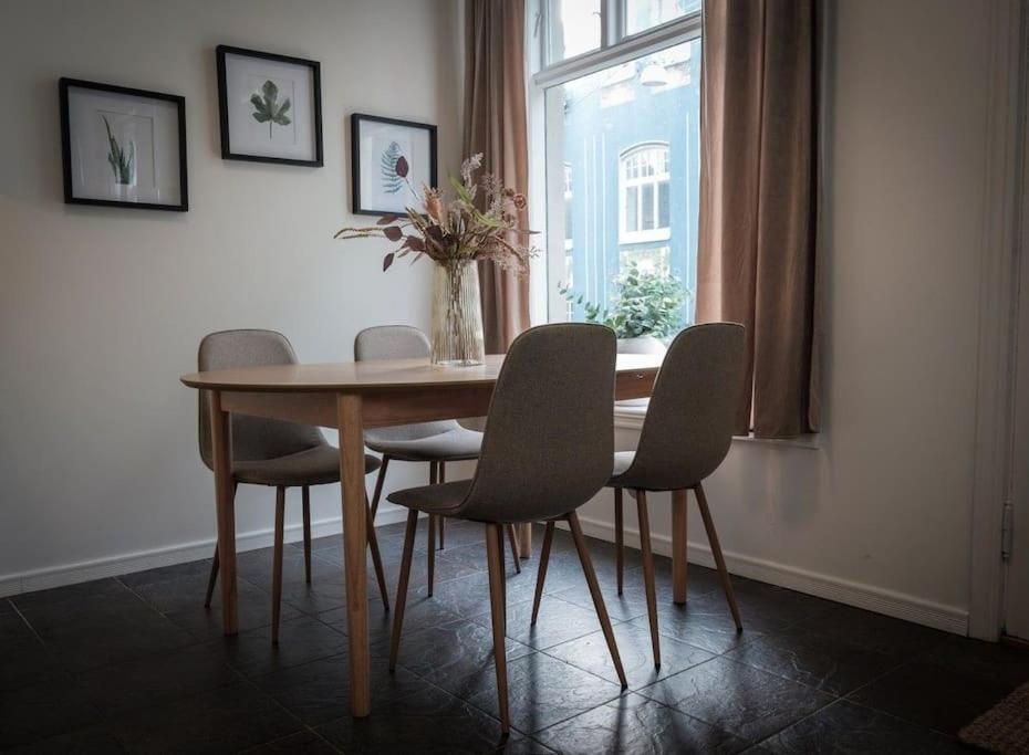 In The Heart Of Brosundet! Fully Equipped 3 Bed Room Ap Ålesund Kültér fotó